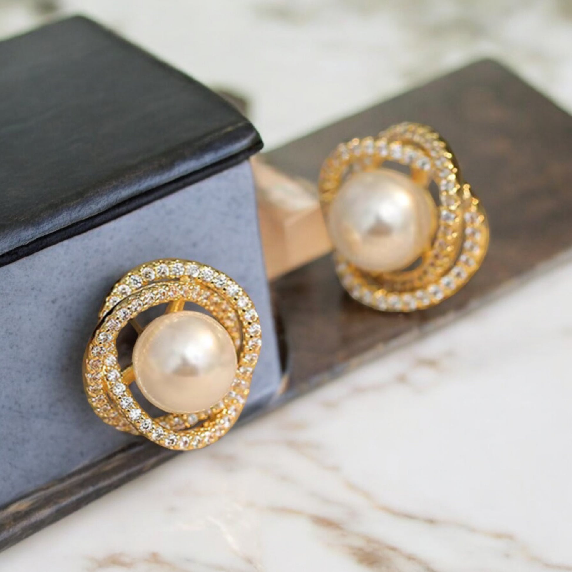 Parisian Swirl Pearl Earrings _Lifeluxe jewelry trending beautiful