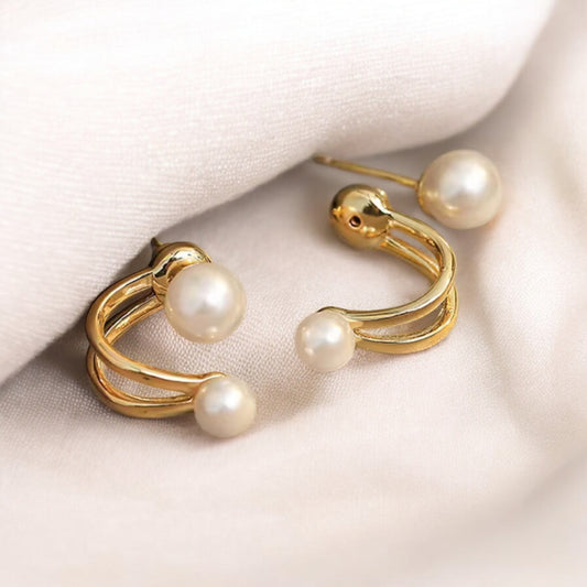 Timeless Luxury Pearl Studs_Elevate your style with these Timeless Luxury Pearl Studs.&nbsp; These exquisite earrings blend modern charm with a touch of classic elegance, making them the perfect accessory for any occasion. Whether you're attending a Christmas party or simply adding a touch of sophistication to your everyday outfit, these earrings will enhance your natural beauty.
Features Elegant Design: Retro-inspired with a light luxury feel, perfect for any fashion woman. _Lifeluxe jewelry trending