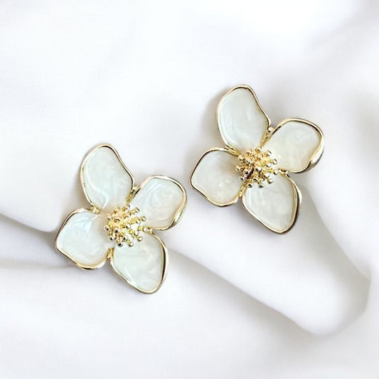 WhitePetalEleganceEarrings1 _Lifeluxe jewelry trending beautiful